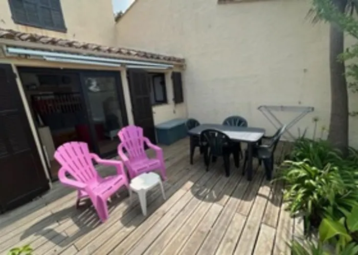 Semesterbostad Bright House In For 6 People