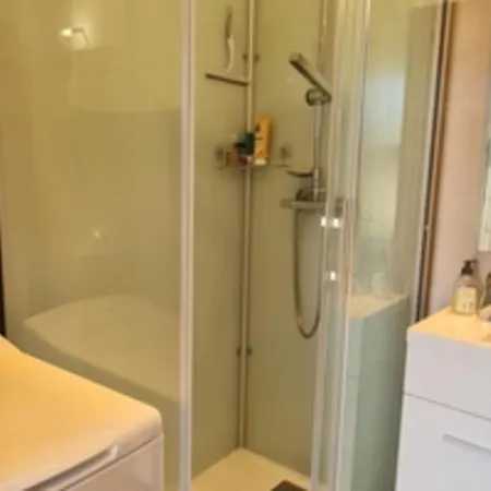 Bright House In For 6 People