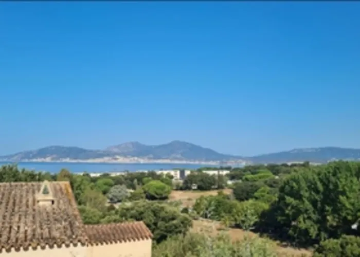 Bright House In For 6 People *